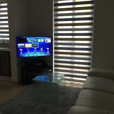 May Flower: Modern Flat Close To Airport/Bus Stops Tarxien Eksteriør billede