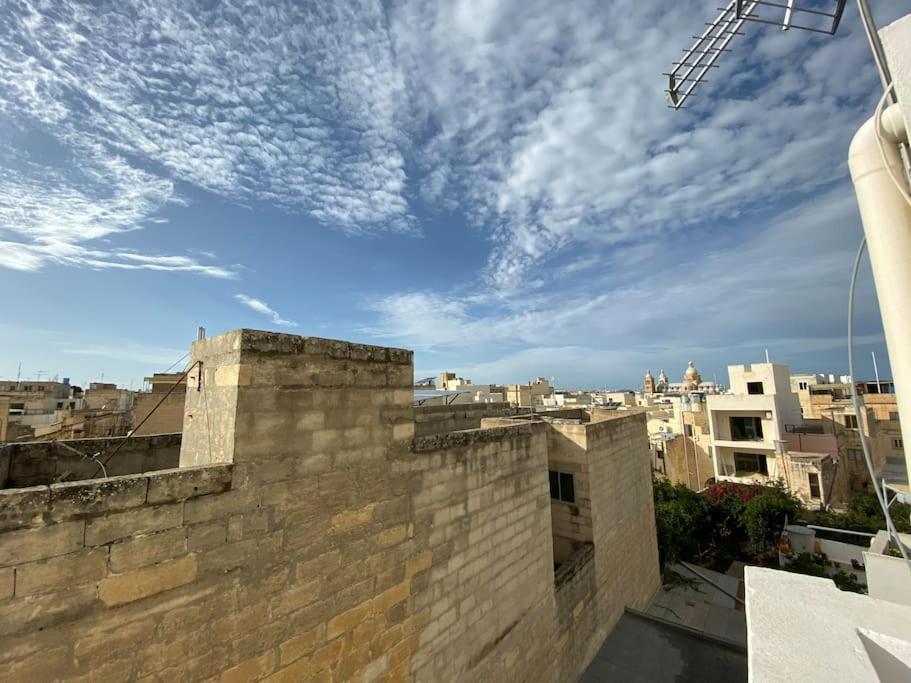 May Flower: Modern Flat Close To Airport/Bus Stops Tarxien Eksteriør billede