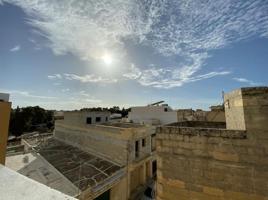 May Flower: Modern Flat Close To Airport/Bus Stops Tarxien Eksteriør billede